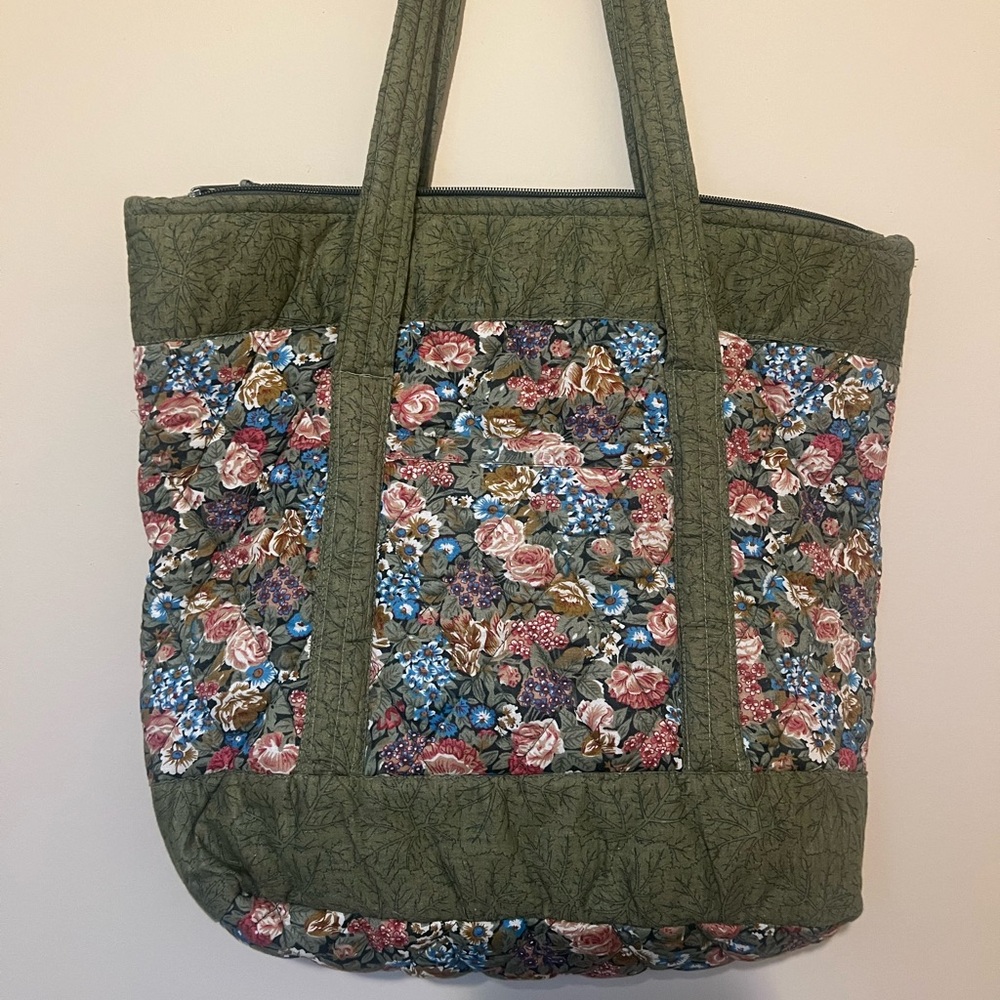 Medium size Floral shoulder bag